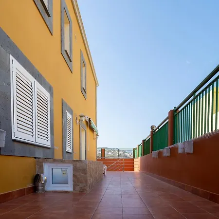 Apartman Pino Apartment, Montana La Data
